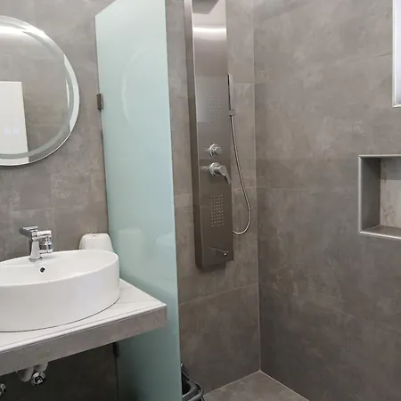 By The Sea Apartments-studios Apartmán