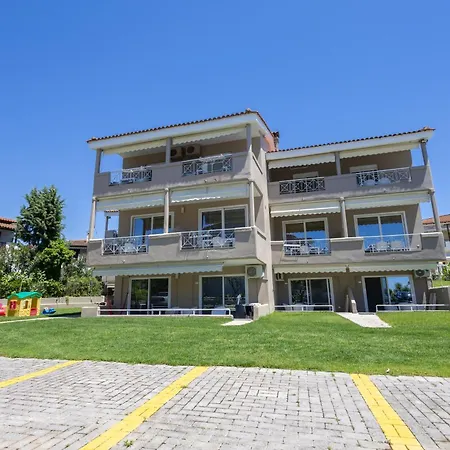 Апартаменты By The Sea Apartments-studios Сиври