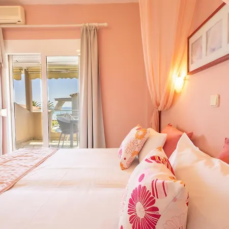 By The Sea Apartments-studios Apartmán