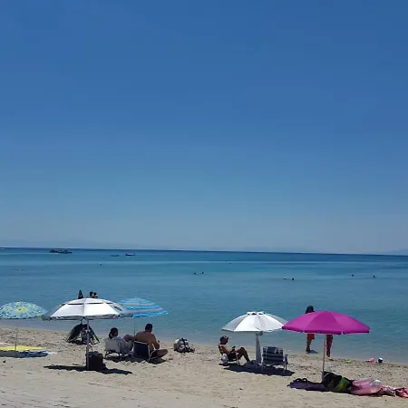 By The Sea Apartments-studios Apartament Siviri