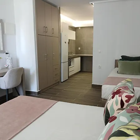 By The Sea Apartments-studios Siviri