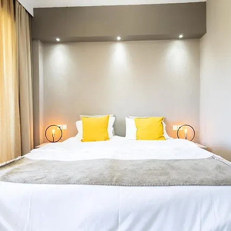 Апартаменты By The Sea Apartments-studios *