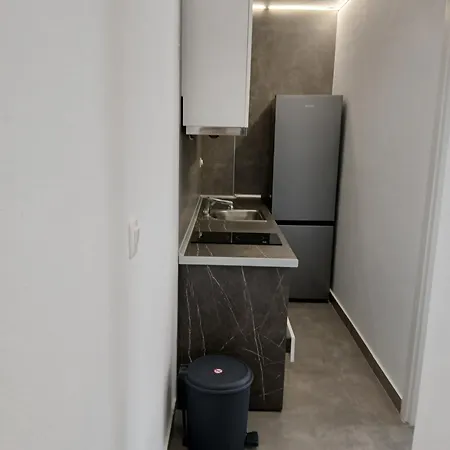 By The Sea Apartments-studios