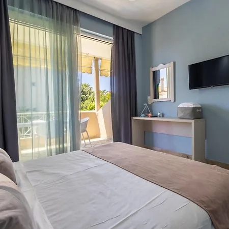 By The Sea Apartments-studios