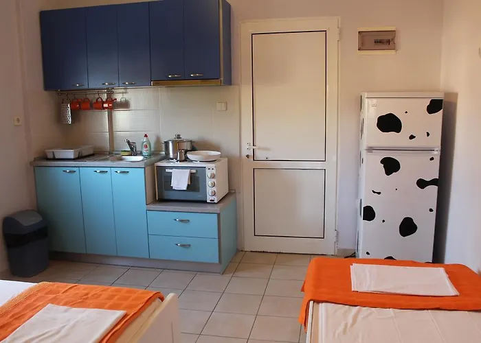 By The Sea Apartments-studios