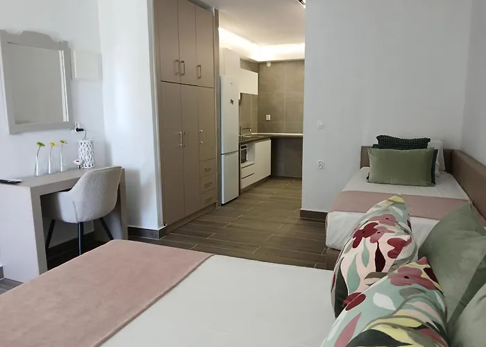 By The Sea Apartments-studios Siviri