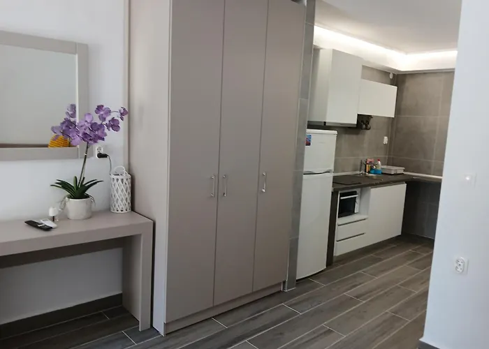 By The Sea Apartments-studios * Siviri