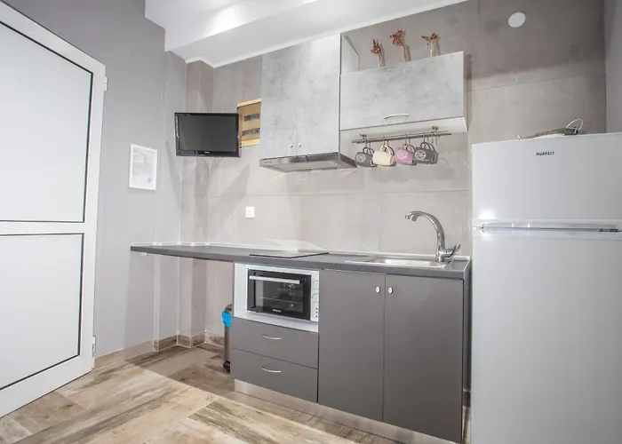 By The Sea Apartments-studios Siviri