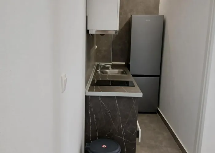 By The Sea Apartments-studios