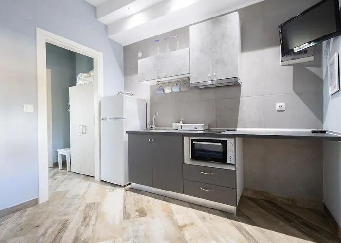 By The Sea Apartments-studios Siviri