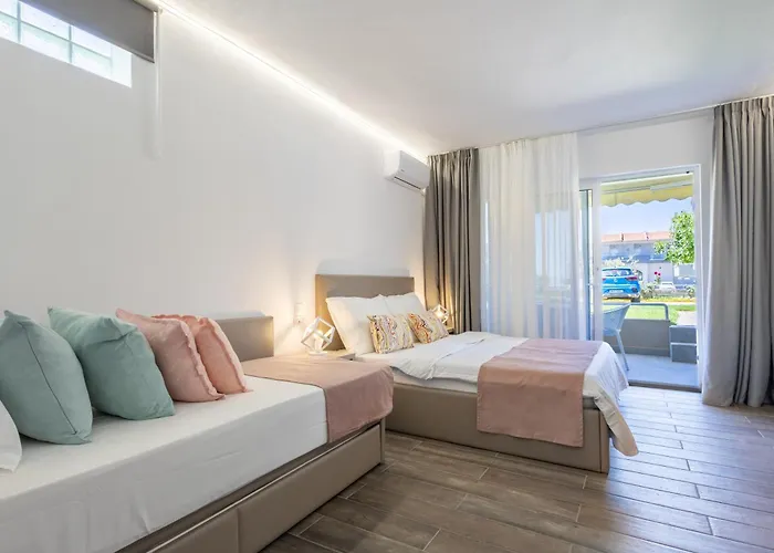 Apartament By The Sea Apartments-studios Siviri