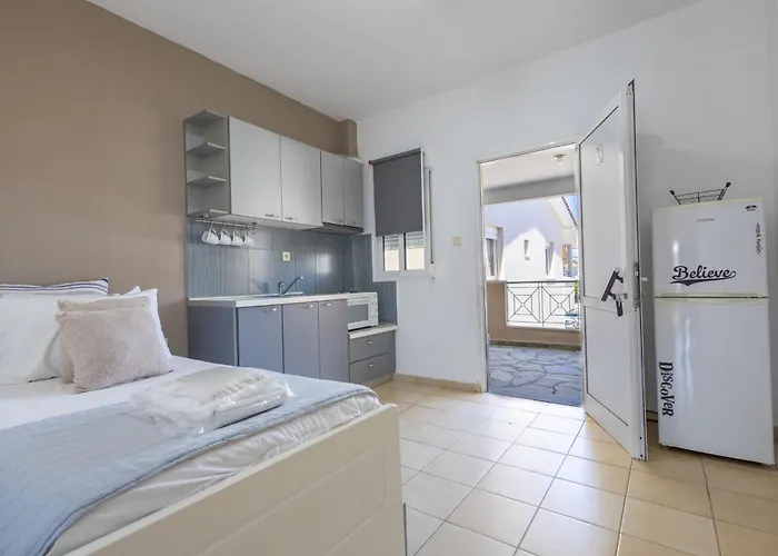 By The Sea Apartments-studios Apartament *