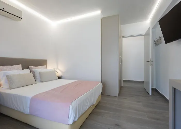 By The Sea Apartments-studios * Siviri