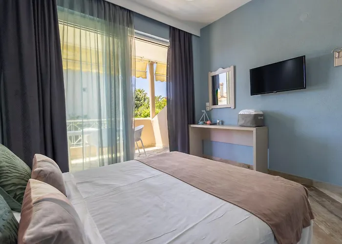 By The Sea Apartments-studios