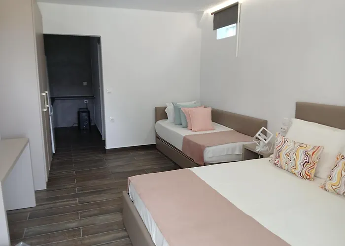 By The Sea Apartments-studios Apartament *