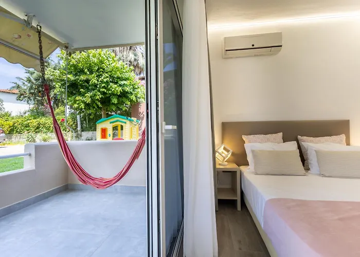 By The Sea Apartments-studios