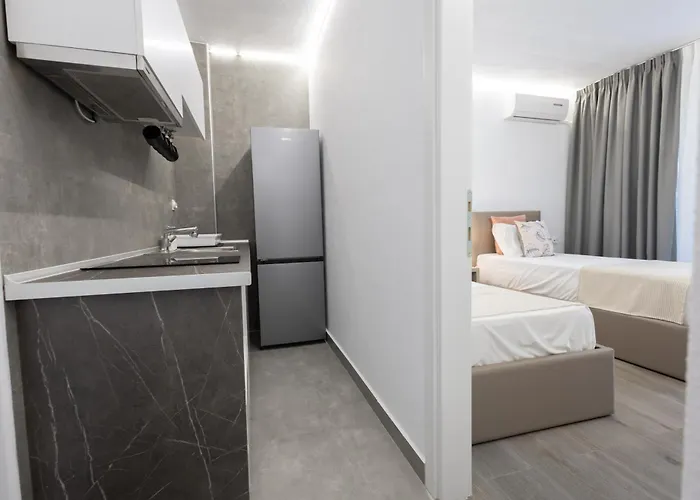 By The Sea Apartments-studios Apartament *