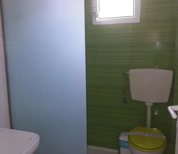 By The Sea Apartments-studios Apartament